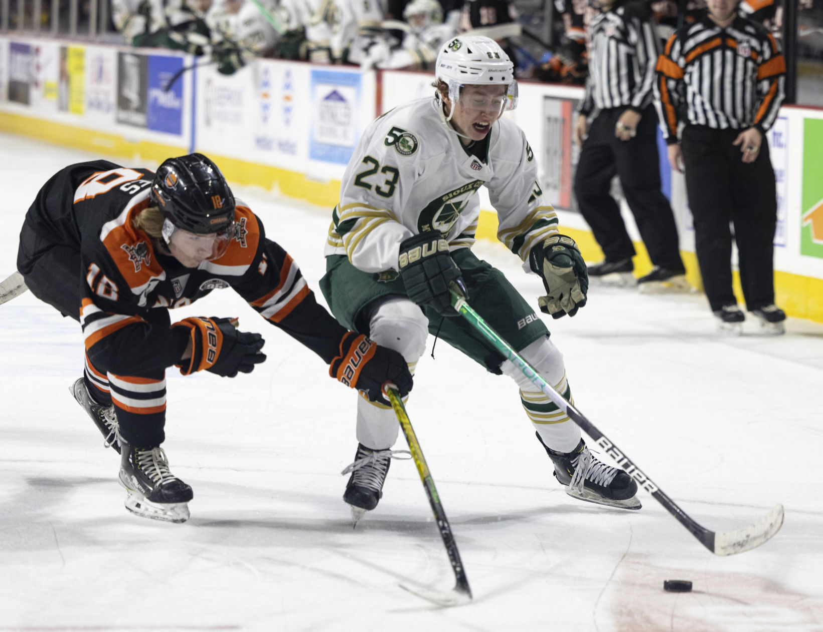 Musketeers vs Lancers hockey